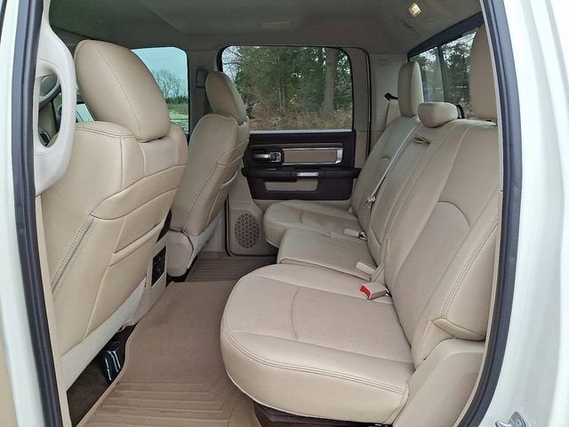 2017 RAM 1500 Laramie Crew Cab 4x4 5'7" Box