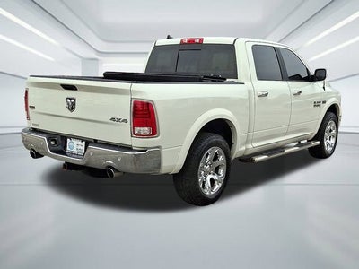 2017 RAM 1500 Laramie Crew Cab 4x4 5'7" Box