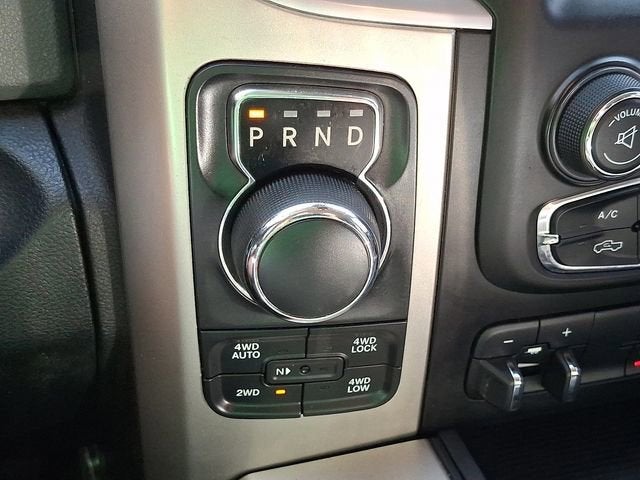 2018 RAM 1500 Big Horn Crew Cab 4x4 6'4" Box