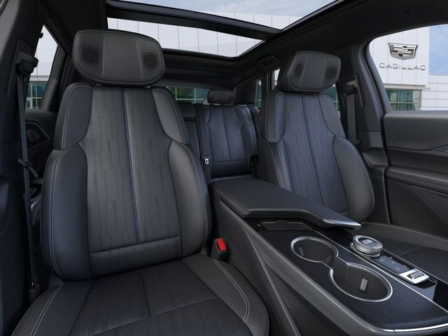 2025 Cadillac LYRIQ Luxury 2