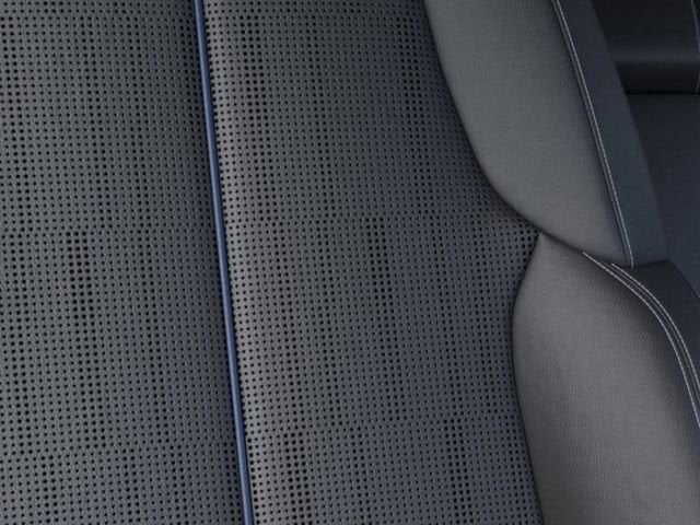 2025 Cadillac LYRIQ Luxury 2