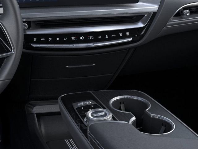 2025 Cadillac LYRIQ Luxury 2