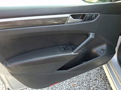 2016 Volkswagen Passat 1.8T SE