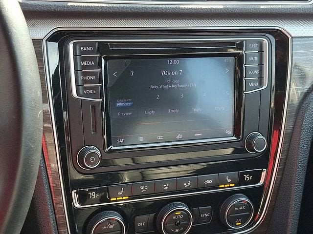 2016 Volkswagen Passat 1.8T SE