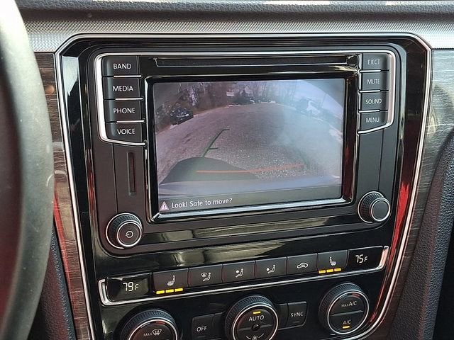 2016 Volkswagen Passat 1.8T SE